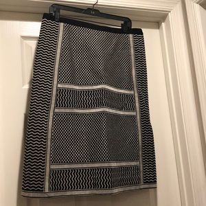 Geometric pattern skirt